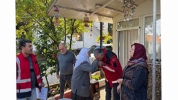 Kartepe Belediyesi Selden Etkilenen Vatandaşları Yalnız Bırakmıyor
