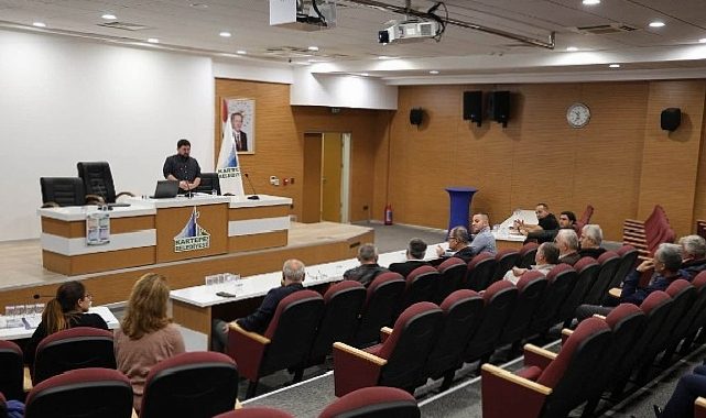Kartepe’de Muhtar ve Azalara Sağlıklı Hayat Akademisi Eğitimi