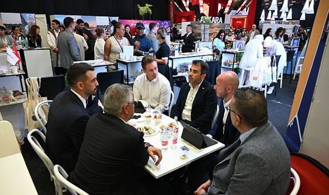 Kemer Belediyesi 2027 yılı turizm tanıtımı için Jet2 ile ön muahede yaptı