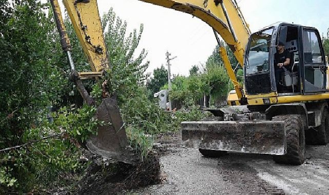 Kemer’de dere paklığı çalışmaları sürüyor