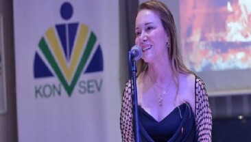 Konak’ta Cumhuriyet coşkusu çocuklar için dayanışmaya dönüştü