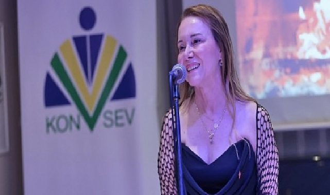 Konak’ta Cumhuriyet coşkusu çocuklar için dayanışmaya dönüştü