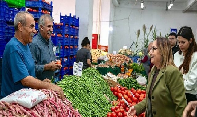 Lider Akın Yalı Mahallesi’nde Esnaf ve Vatandaşlarla Buluştu