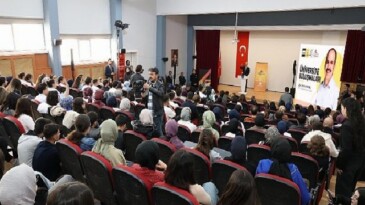 Lider Altay NEÜ Öğrencileriyle Buluştu: “Sizler Çok Daha Hoş Bir Türkiye İnşa Edeceksiniz”