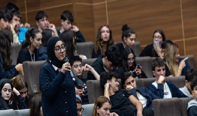 Lider Büyükakın’dan gençlere meslek tavsiyesi: “Hata yapmaktan korkmayın”