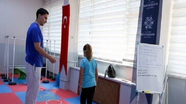 Lider Çerçioğlu’ndan Eğitime Dayanak: Disleksi Merkezi’nde Dersler Devam Ediyor