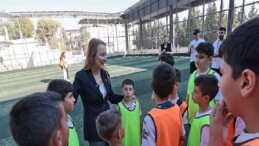Lider Memnun Kış Spor Okulları’nda çocuklarla buluştu