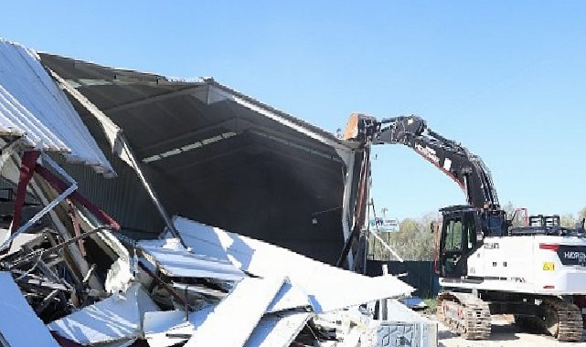 Nilüfer’de kaçak fabrika yıkıldı