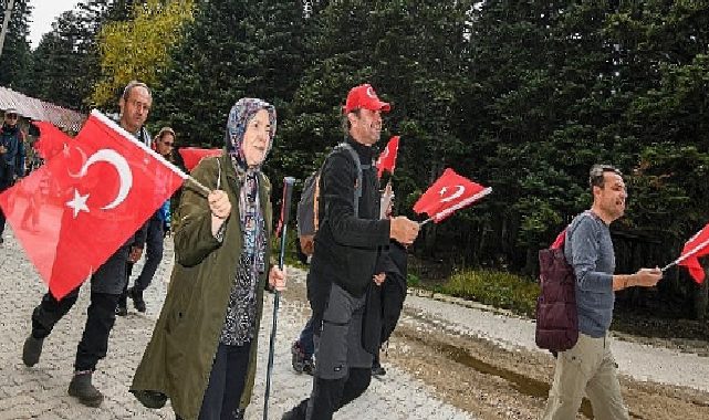 Osmangazi Belediyesi’nden Uludağ’da Cumhuriyet Yürüyüşü