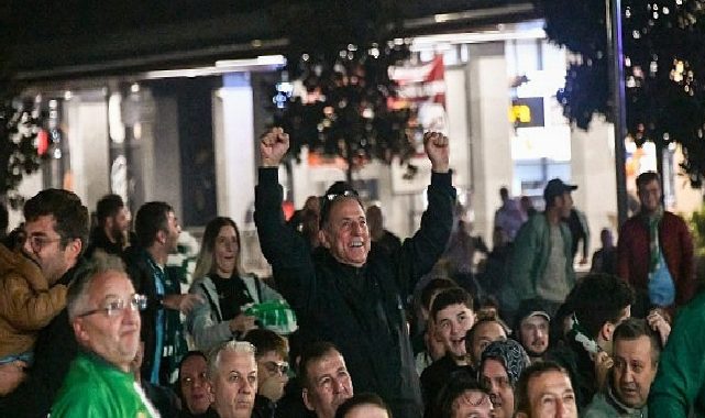 Osmangazi Meydanı’nda Yeşil-Beyaz Coşku