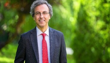 Prof. Dr. Ahmet AydınZehirli ve Yenilebilir Mantarlar Birbirine Benzeyebilir