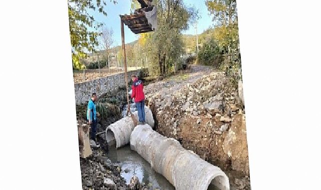 Selin kapattığı köy yolu ulaşıma açıldı